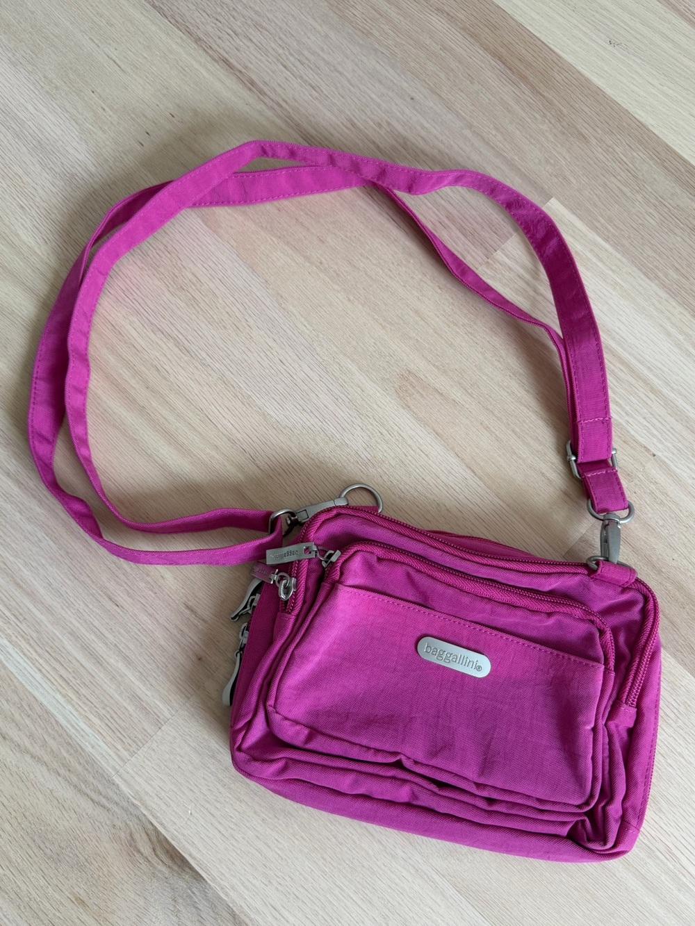 Baggallini Triple Zip Bagg in hot pink - LIKE NEW